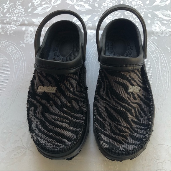 Boji Sandals Women’s Size 41(US-10) Gray/Black Zebra Mules Clogs Rubber Shoes - Picture 11 of 16